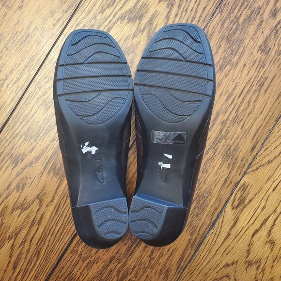 Women's Clarks Bendables Slip on heeled Loafer, Leather, Brown, Size 9, Ex Cond! - Picture 7 of 8